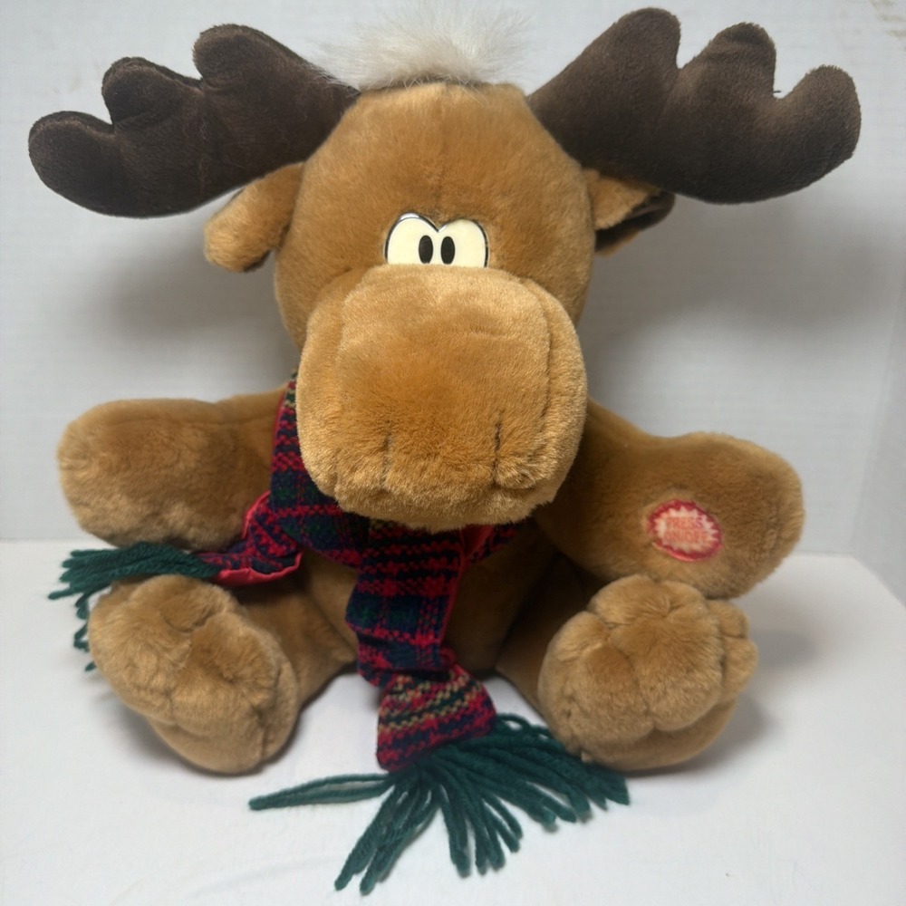 Singing Christmas Moose "Grandma Got Ran Over By A Reindeer" Works